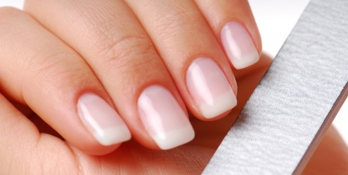 Dicas para ter unhas mais fortes e saudáveis