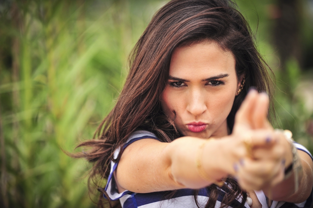 Amor à Vida: Valdirene ataca Xandy, do Aviões do Forró