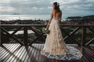 32 vestidos de noiva com decote nas costas