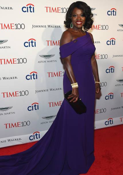 <strong>Viola Davis </strong>veste<strong> Armani Privé</strong>.