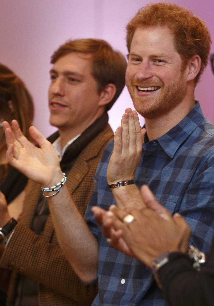 Príncipe Harry e Meghan Markle braceletes iguais
