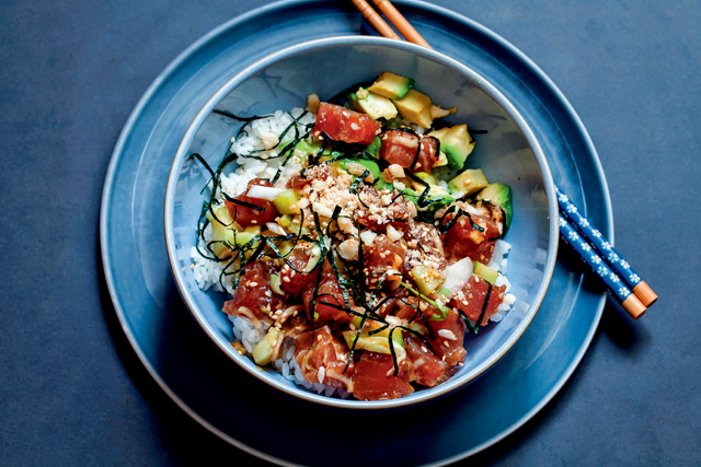 Poke de atum e abacate