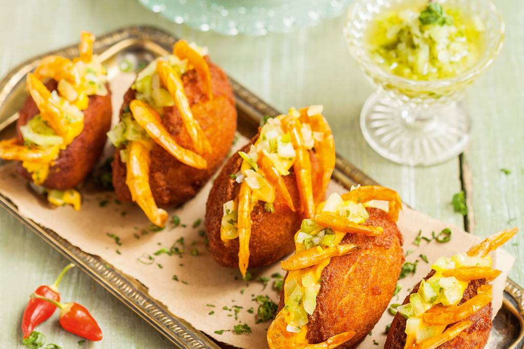 Acarajé com vatapá e camarão seco
