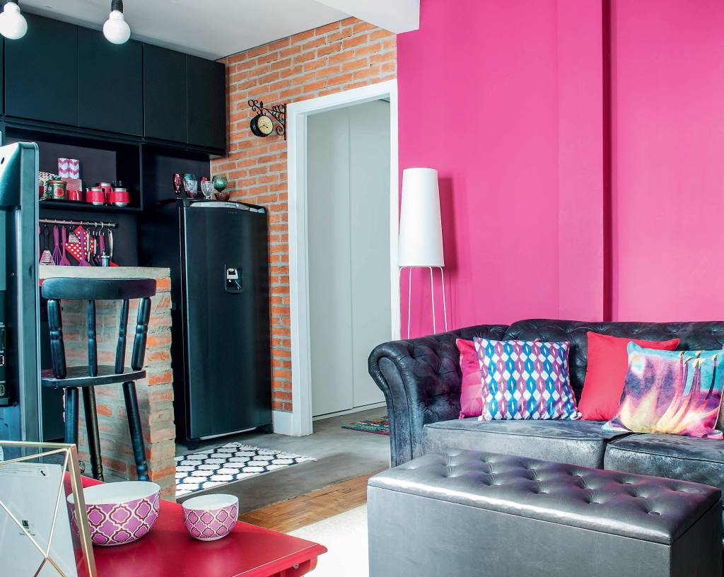 ape-de-37-m2-inspirado-em-londres-morador-sofa ape-de-37-m2-inspirado-em-londres-morador-sofa