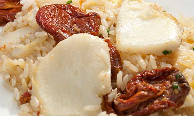 Arroz com lascas de bacalhau