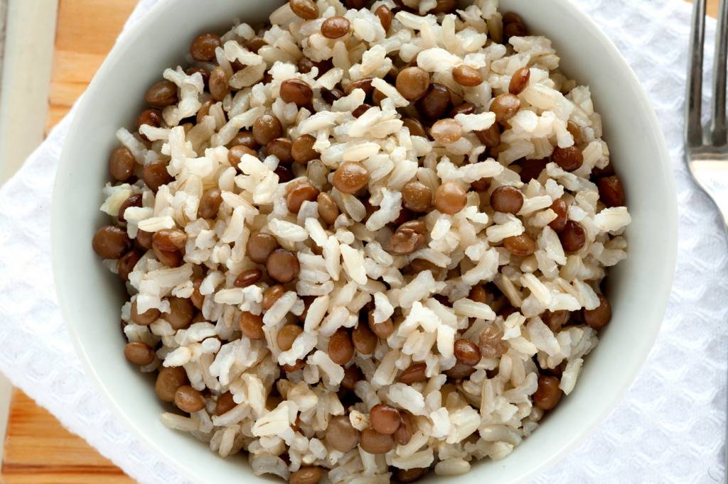 Arroz integral com lentilha