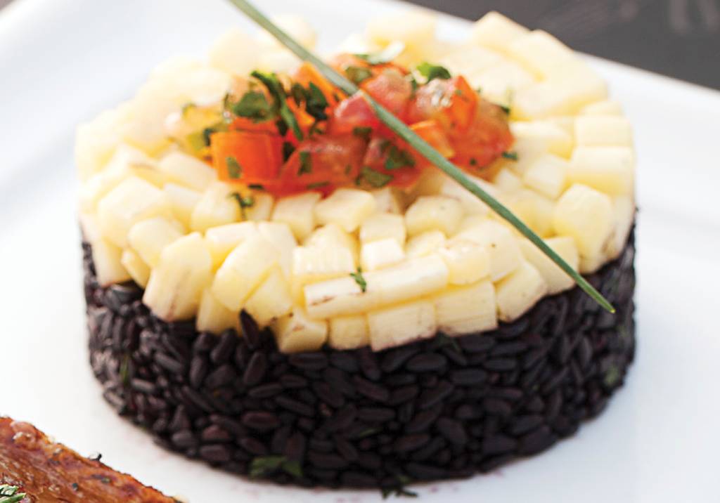 Receita do masterChef Fogaça: arroz negro com pupunha