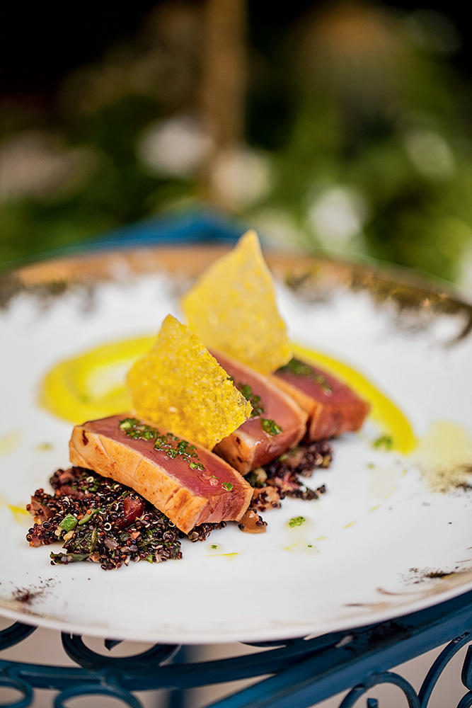 Atum com tabule de quinoa