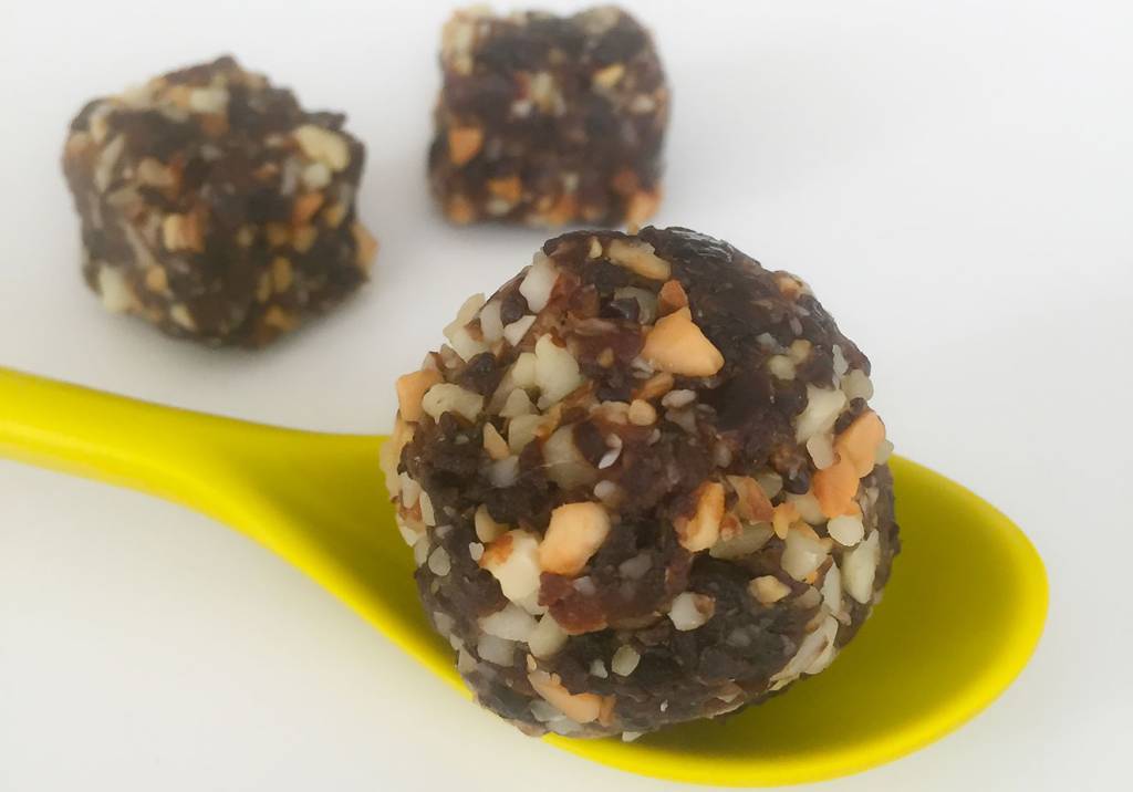 Esse brigadeiro de ameixa serve como lanchinho pré-treino