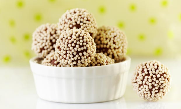 Brigadeiro de creme de avelã e doce de leite