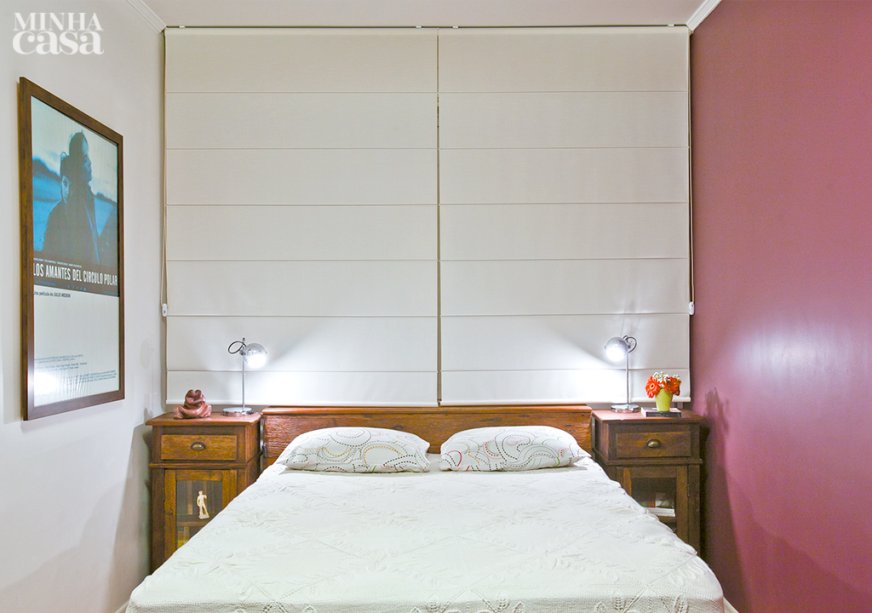Ao mudar de apartamento, os moradores não abriram mão de levar a antiga cabeceira-baú, de madeira de demolição.