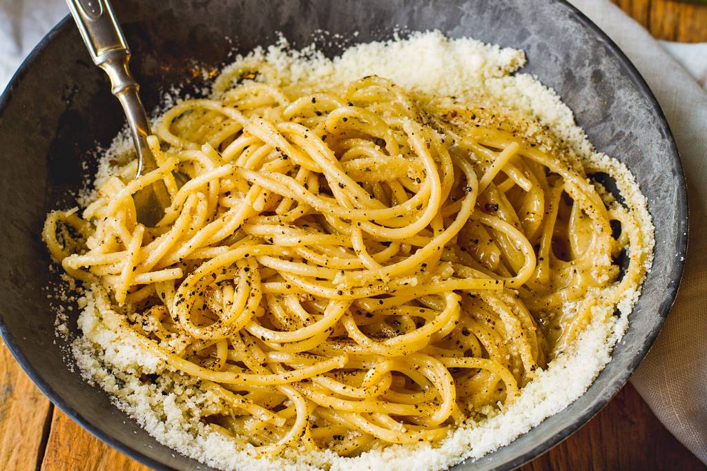 Espaguete Cacio e Pepe
