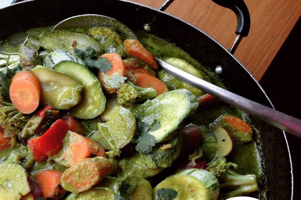 Curry verde de legumes termogênico