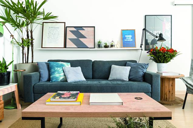 Sala de estar e jantar da blogueira, Vivi Visentin, do blog Decorviva, projetado e decorado por ela, para a matéria "Em casa com as blogueiras", da revista Minha Casa. Sala de estar e jantar da blogueira, Vivi Visentin, do blog Decorviva, projetado e decorado por ela, para a matéria "Em casa com as blogueiras", da revista Minha Casa.