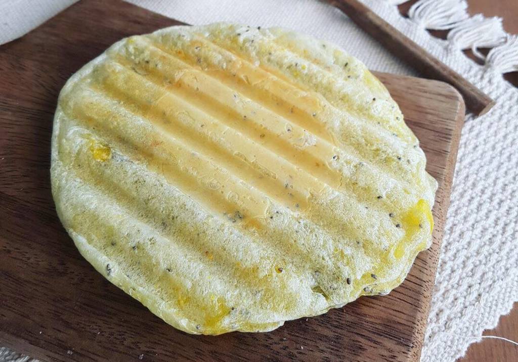 Falso pão de queijo no grill vai incrementar o seu lanche da tarde