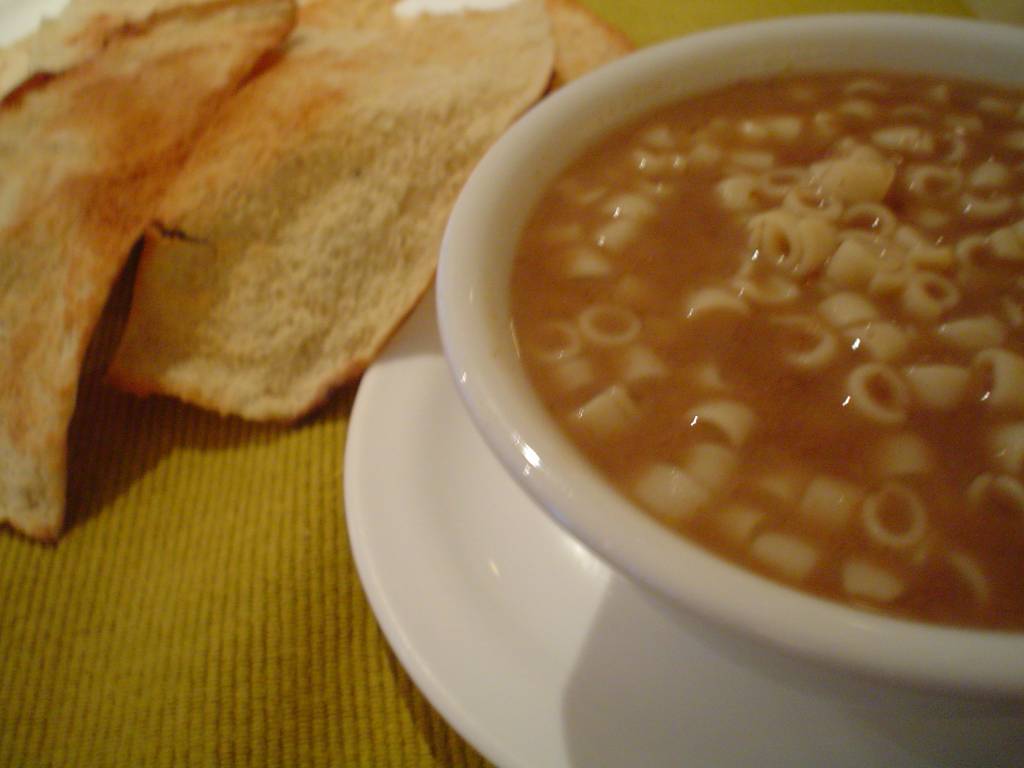 Sopa de feijão com macarrão