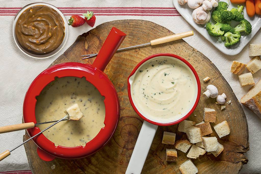 Fondue de ricota com queijo fontina e parmesão