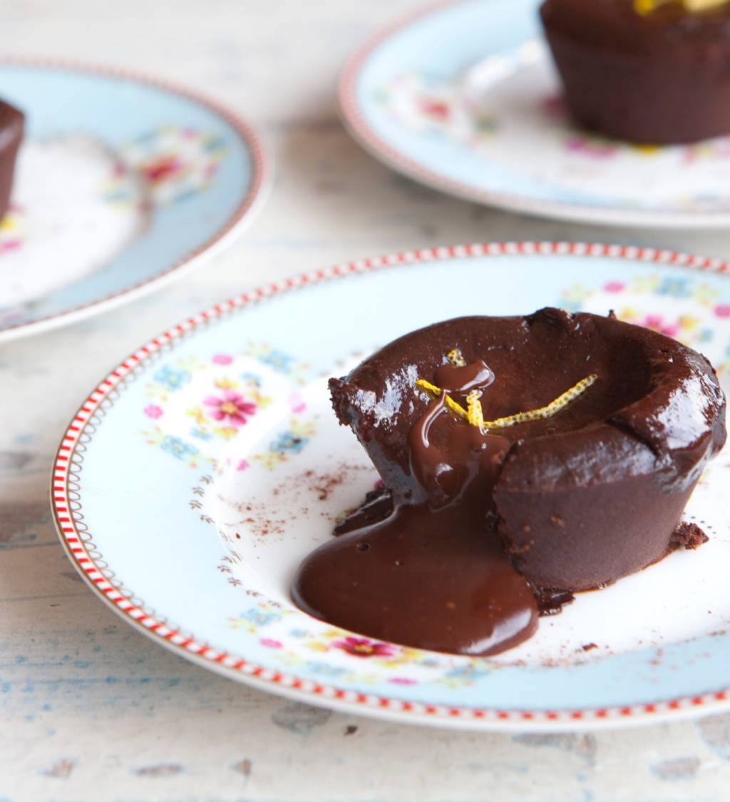 Petit gateau de chocolate e laranja sem glúten