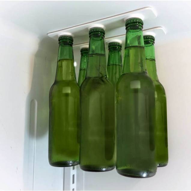 Ímã Segura Cerva. Tira de metal imantado (28 cm de comprimento), com verso adesivado para grudar na prateleira de cima da geladeira. Trekos&Cacarekos, R$ 46,34. Ímã Segura Cerva. Tira de metal imantado (28 cm de comprimento), com verso adesivado para grudar na prateleira de cima da geladeira. Trekos&Cacarekos, R$ 46,34.