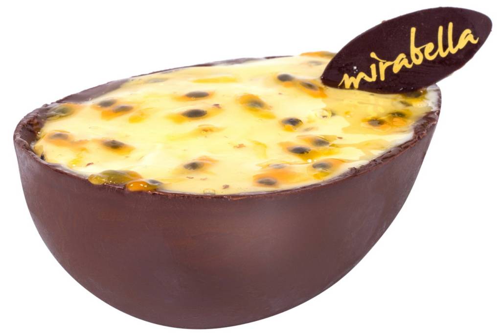 Ovo de Páscoa com recheio de trufa de maracujá
