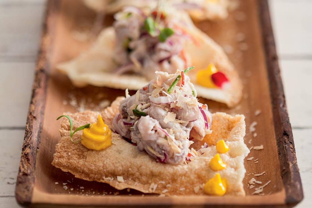 Montadito de peixe com maionese de dendê