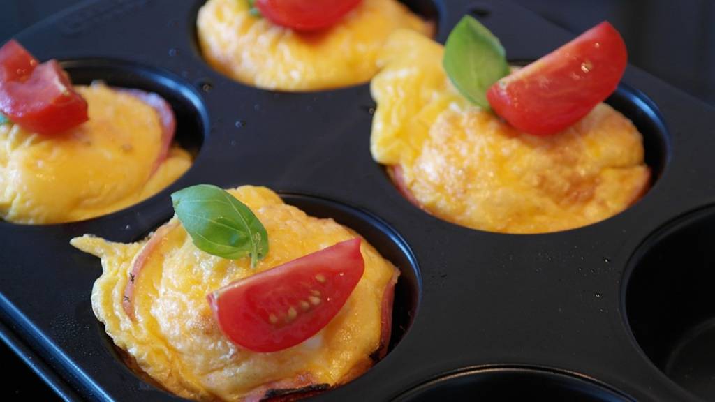 Omelete tipo muffin com pimenta calabresa