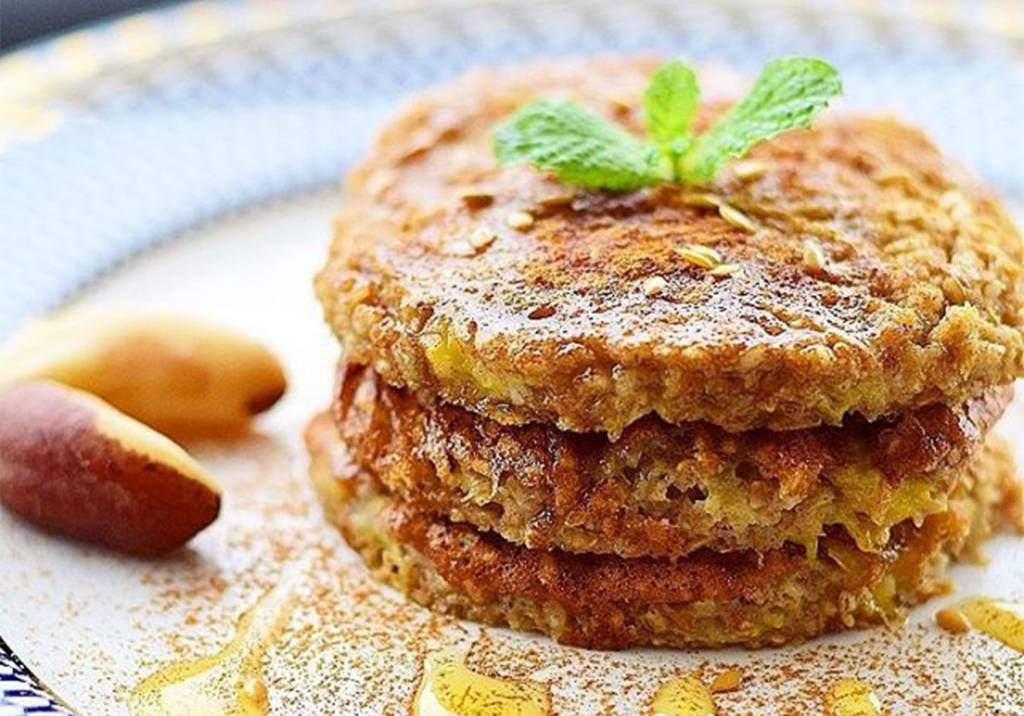 Essa panqueca de banana e linhaça (deliciosa!) dá para fazer em minutos
