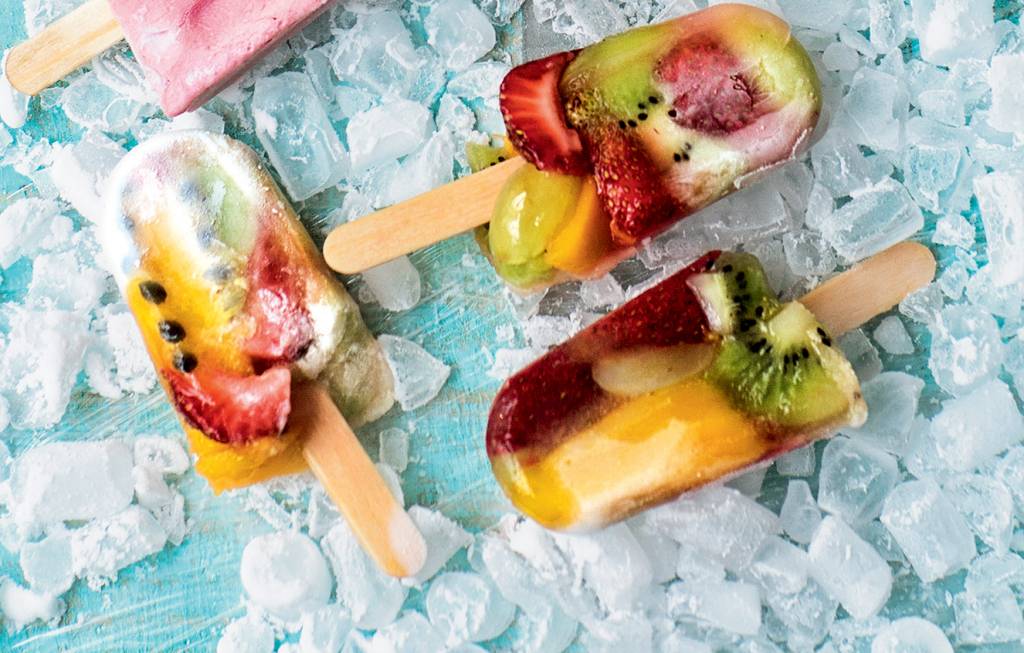 Picolé de salada de fruta