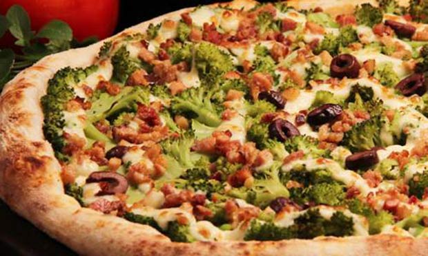 Pizza de brócolis caboclo