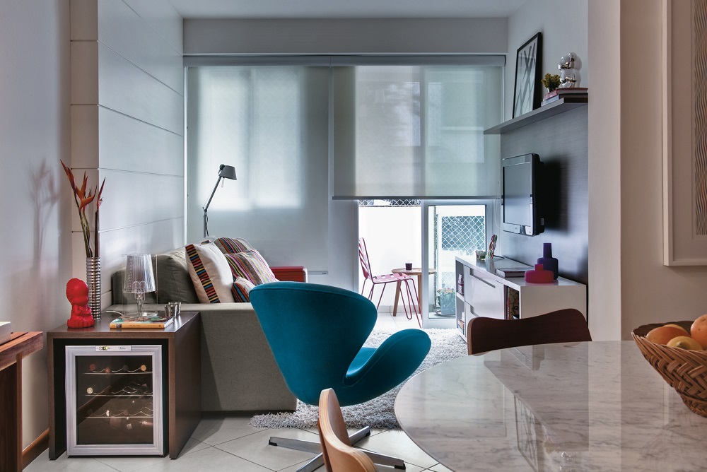 projeto-de-apartamento-aposta-em-marcenaria-planejada-sala-estar