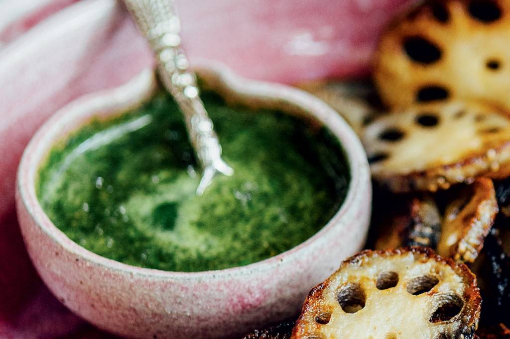 Pudina Dhania Chutney (Chutney de hortelã e coentro)