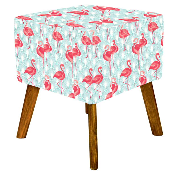 3. Pufe Quadrado Flamingo (39 x 39 x 48 cm), com pés de madeira, da Decorglass. C&C, R$ 199,90