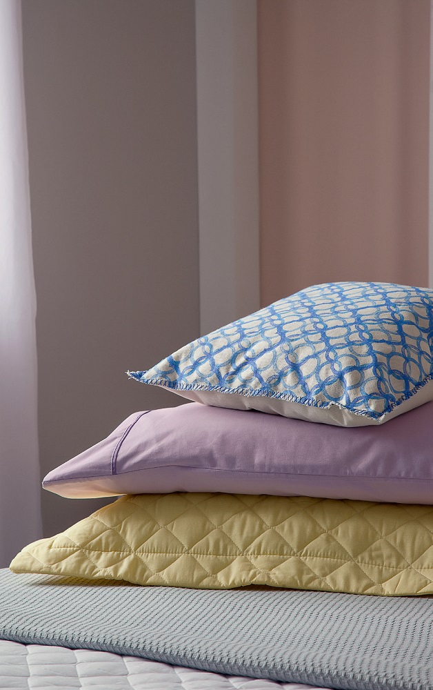 quarto-de-casal-com-iluminac3a7c3a3o-suave-e-cores-leves-3