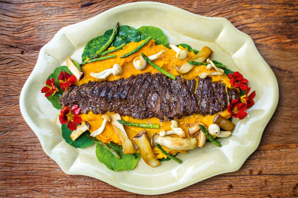 Fraldinha com purê e legumes