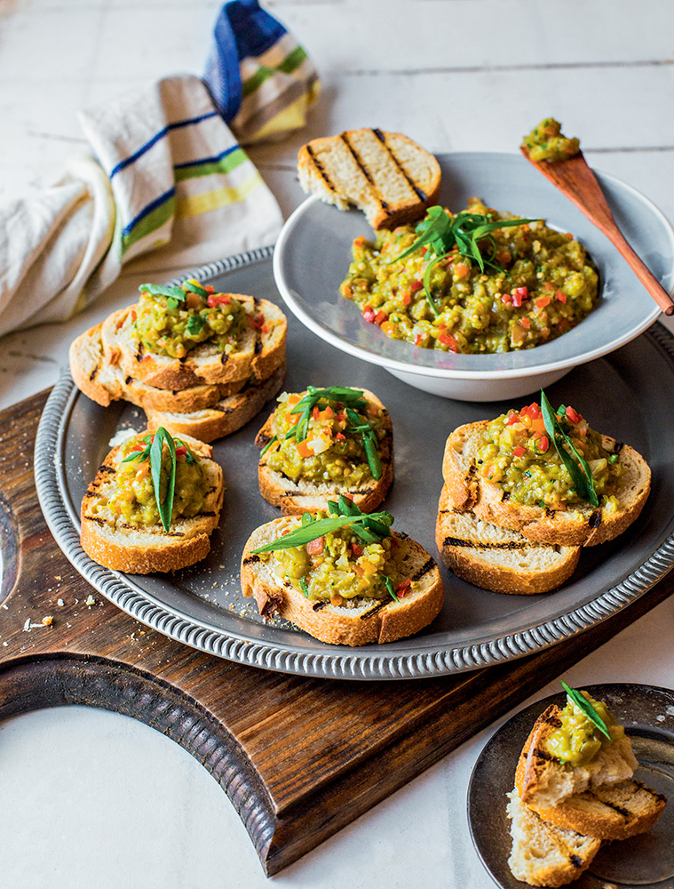 Antepasto de berinjela com picles