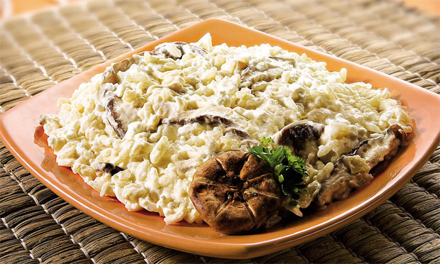Arroz cremoso com cogumelo