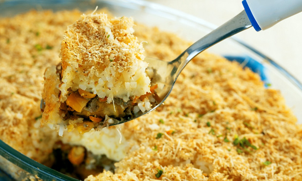 Arroz de forno com picadinho de carne
