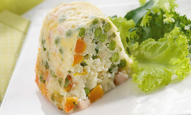 Arroz de forno com queijo e legumes