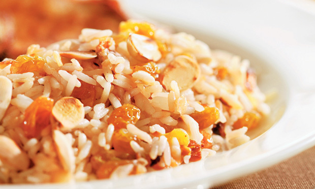 Arroz com passas e cogumelo