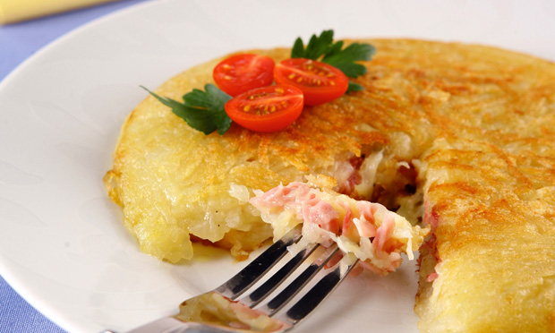 Batata recheada com presunto e queijo