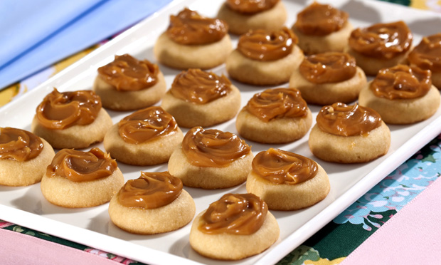 Biscoitinho recheado com doce de leite