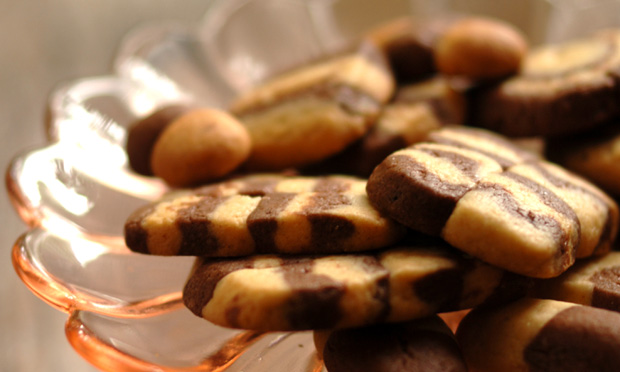 Biscoito claro e escuro