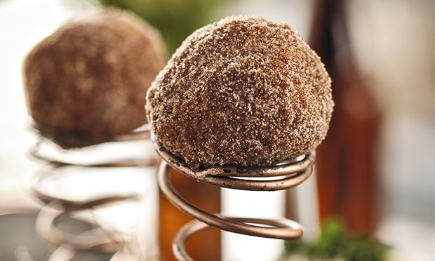 Bolinho de arroz-doce recheado