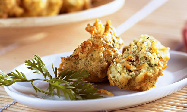 Bolinho de Cenoura com Folhas
