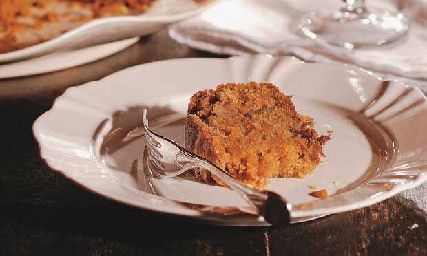 Bolo de cenoura com especiarias