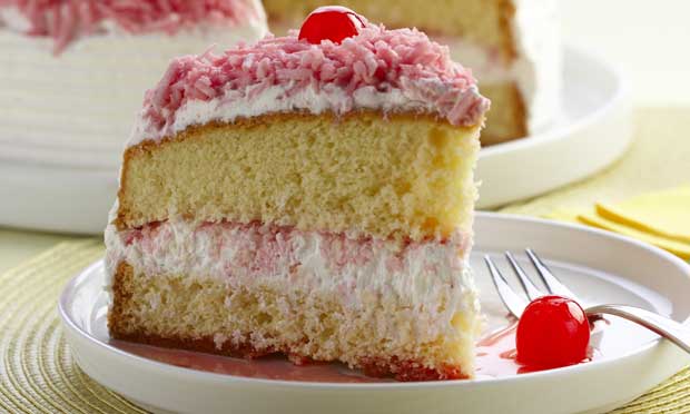 Bolo de coco e groselha