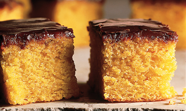 Bolo cremoso de chocolate