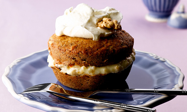 Bolo de cenoura e nozes