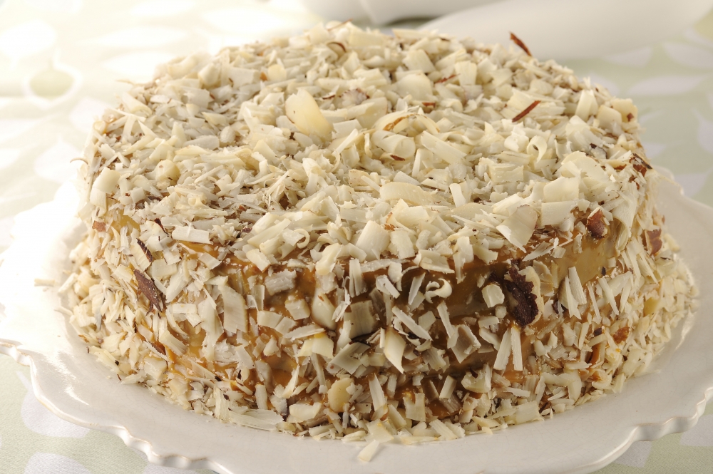 Bolo de doce de leite e castanha-do-pará