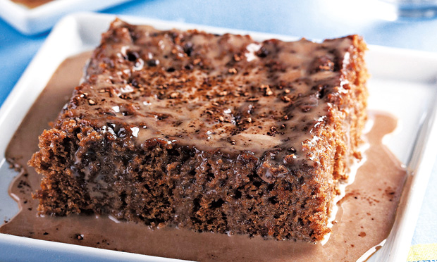Bolo gelado de chocolate e leite condensado